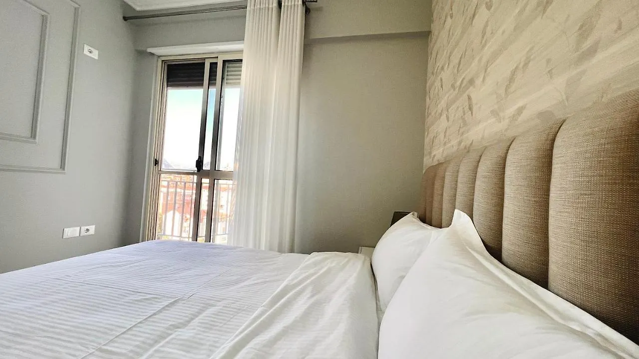 Zeus Tirana Suite Apartment