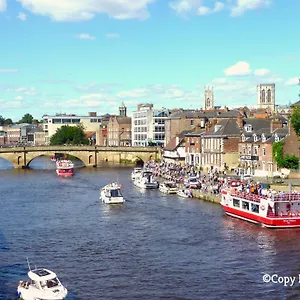  Apartment Over The River - Emperors Wharf United Kingdom